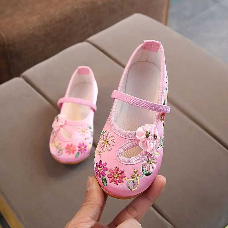 Chinese style embroidered shoes for girls childrens floral Hanfu shoes childrens soft rubber traditional cloth shoes M250103