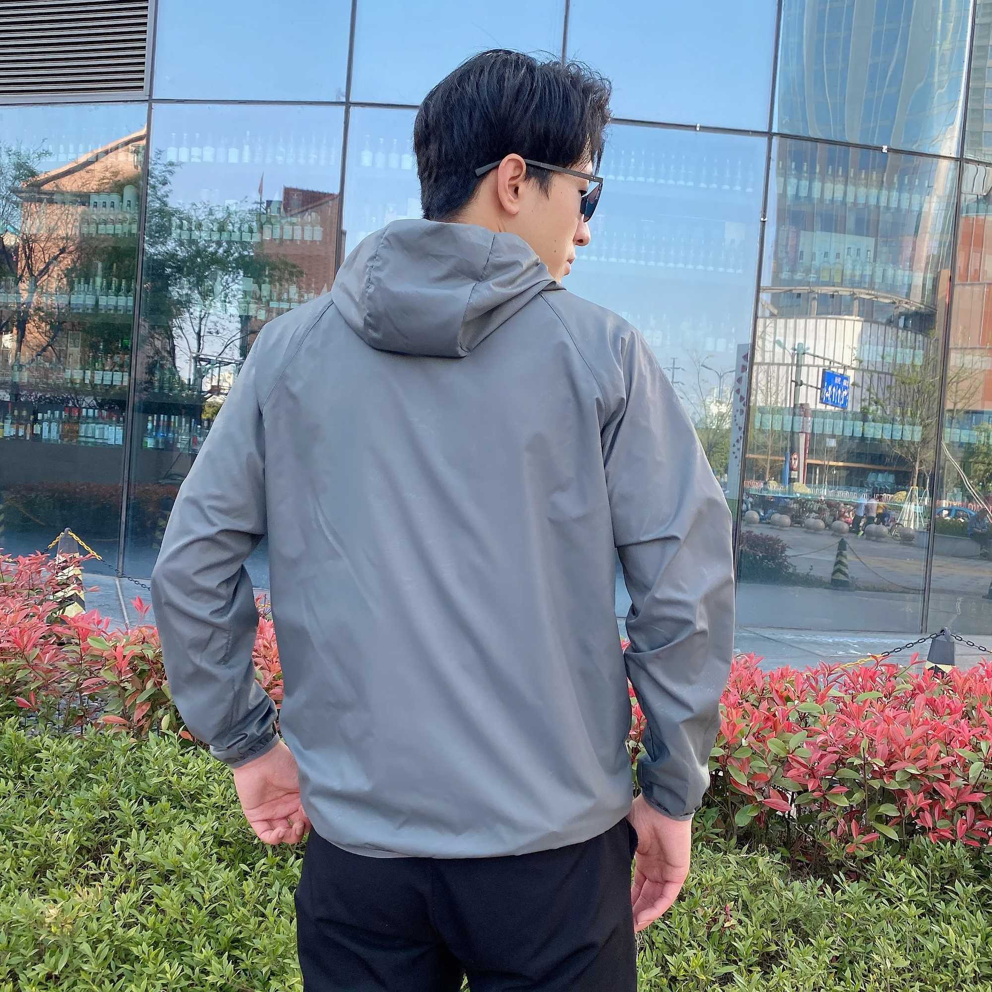 Fashionable casual jacket scratch resistant and windproof jacket with pockets mens ultra-thin sunscreen jacket Versatile fishing suit W250103