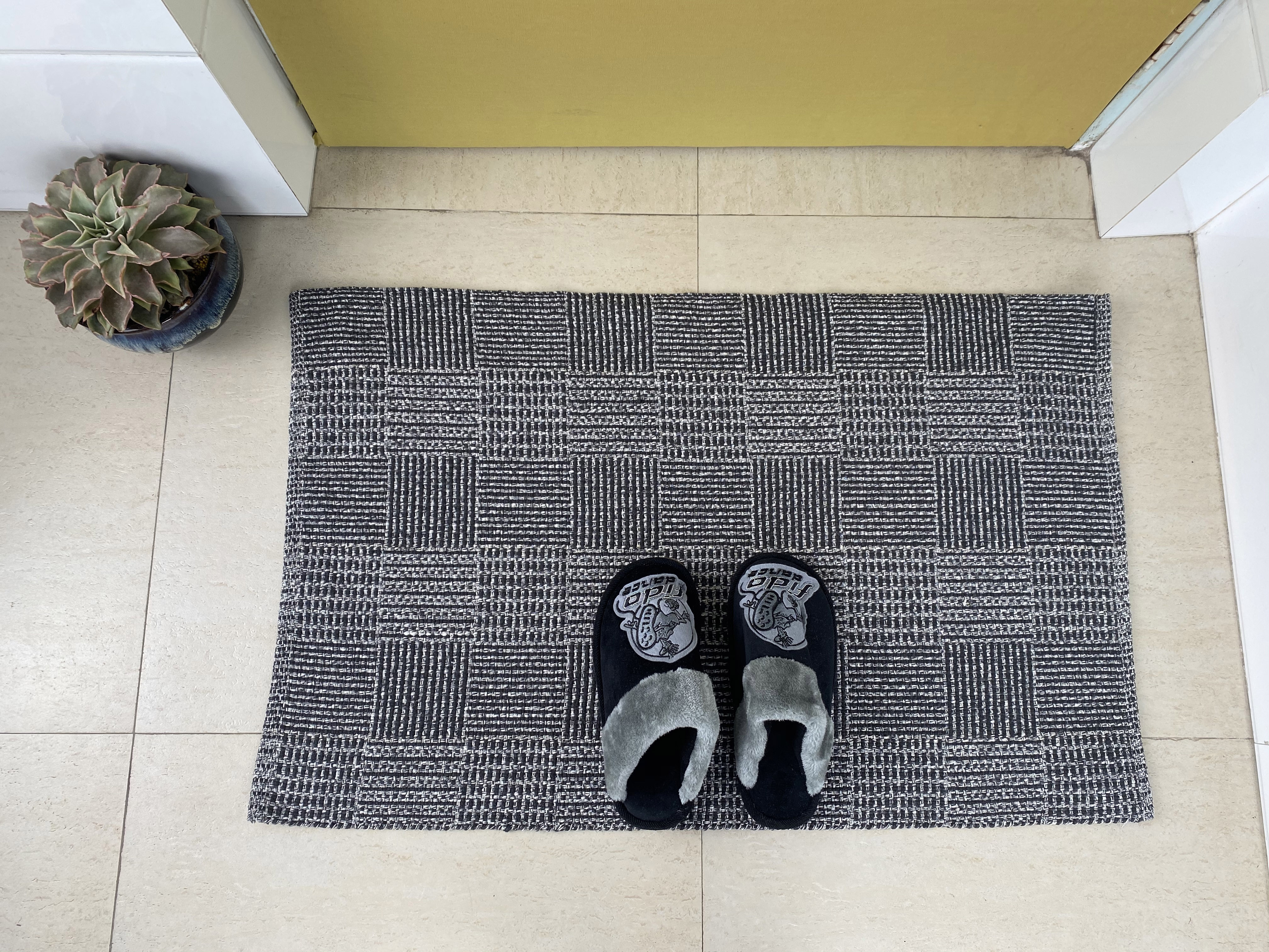 Premium Handmade Cotton Floor Mat - Elegant Weaved Texture Ideal for All Rooms