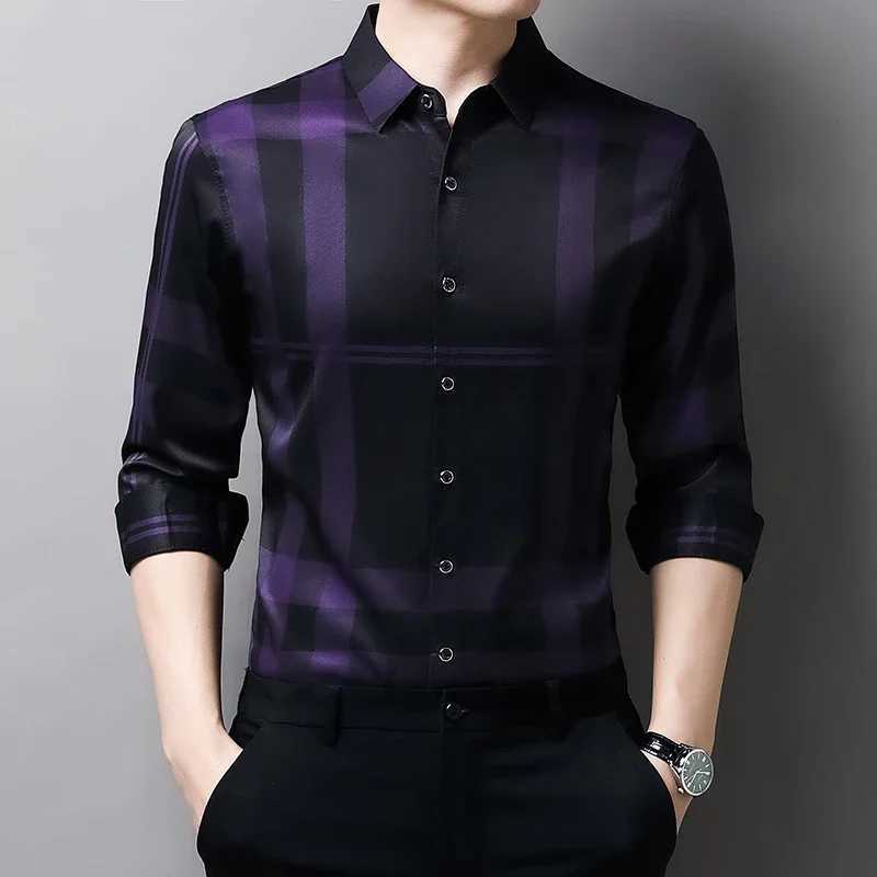 New mens casual and fashionable long sleeved shirt with wrinkle resistant business shirt printed on it W250103
