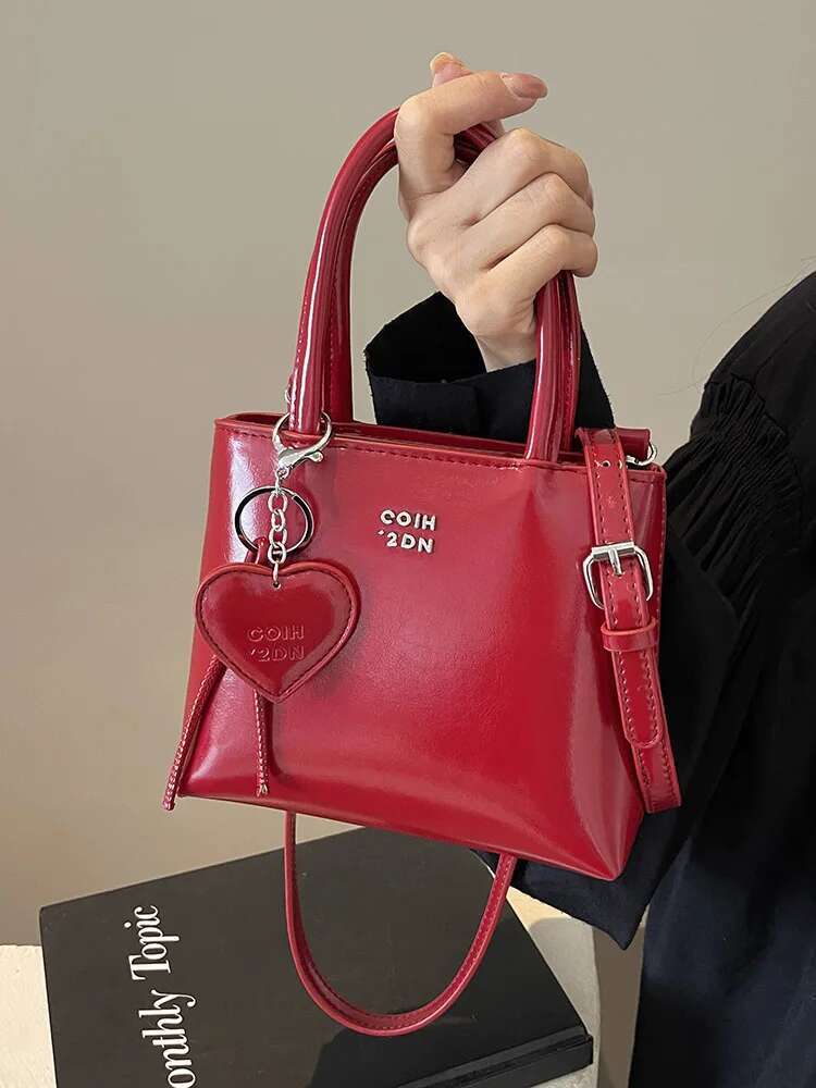 Red Bride Wedding Bucket New Small and Medium sized Fashion Handbag Texture Designer Shoulder Bag Trendy Crossbody Bag bag