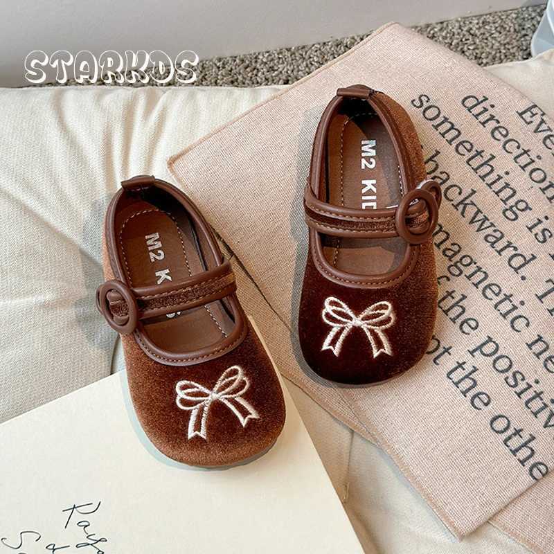 Fashion bow embroidered shoes childrens retro velvet ballet apartment baby soft sole brand design velvet Mary Jane Zapatos M250103