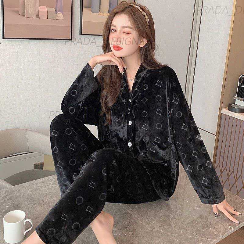 Women's Sleepwear designer pajamas Golden Velvet Nightwear Women's Autumn/Winter INS Long Sleeve Cardigan Home Clothes Set Spring/Autumn