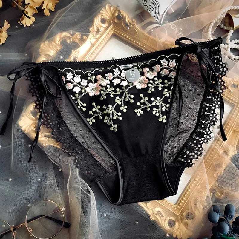 Vintage Lace Underwear Womens Sexy Panties Flower Pattern Seamless Briefs Low Waist Underpanties Breathable Mesh PantiesXJ250103