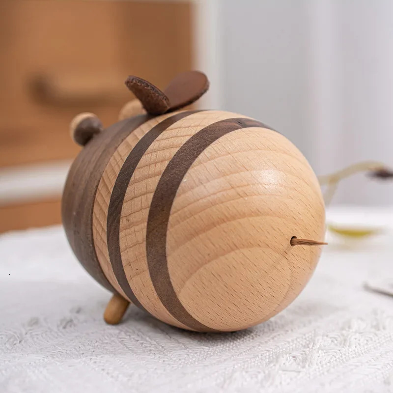 Cartoon Bee Shape Toothpick Holder Wooden Toothpick Box Moisture-Proof Toothpick Dispenser Home Dining Room Decoration 241231