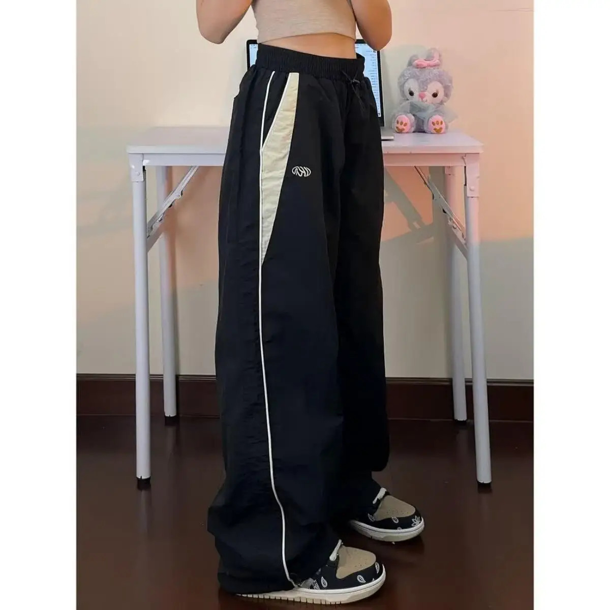 Womens casual wide leg cargo pants brushed solid street clothing elastic waist sports pants loose Y2K runner hip-hop bag pants 250102