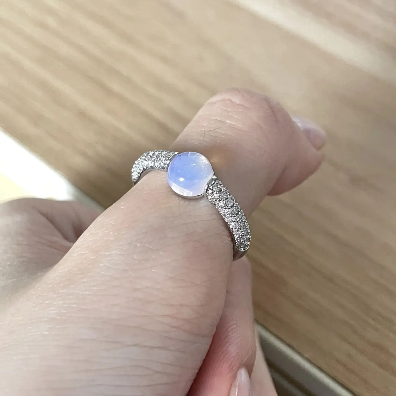 Classic ring with 33 colors and 6mm round candy style inlaid with transparent zircon crystal for womens birthday gift 250102