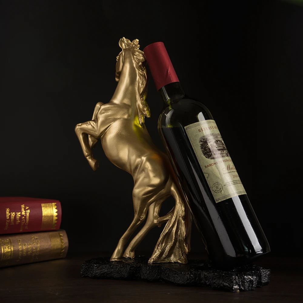 NORTHEUINS Resin Golden War Horse Wine Rack Indoor Dinning Room Bottle Holder Storage Handicrafts Living Desktop Decoration 250102