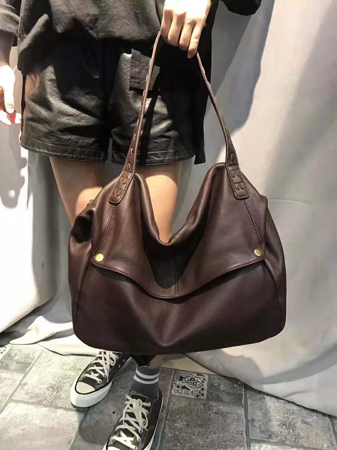 The New 2023 First Layer Cowhide Box Woven Is A One-Shoulder Cross-Slung Bag For Women