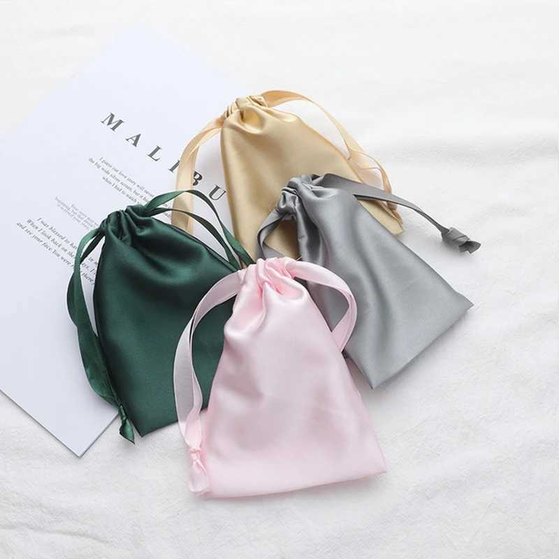 Silk Sleeping Eye Mask with Carrying Pouch Bag Travel Sleep Eyeshade For Women Man Nap Cover Comfortable Eye Patch Help RestXJ250103