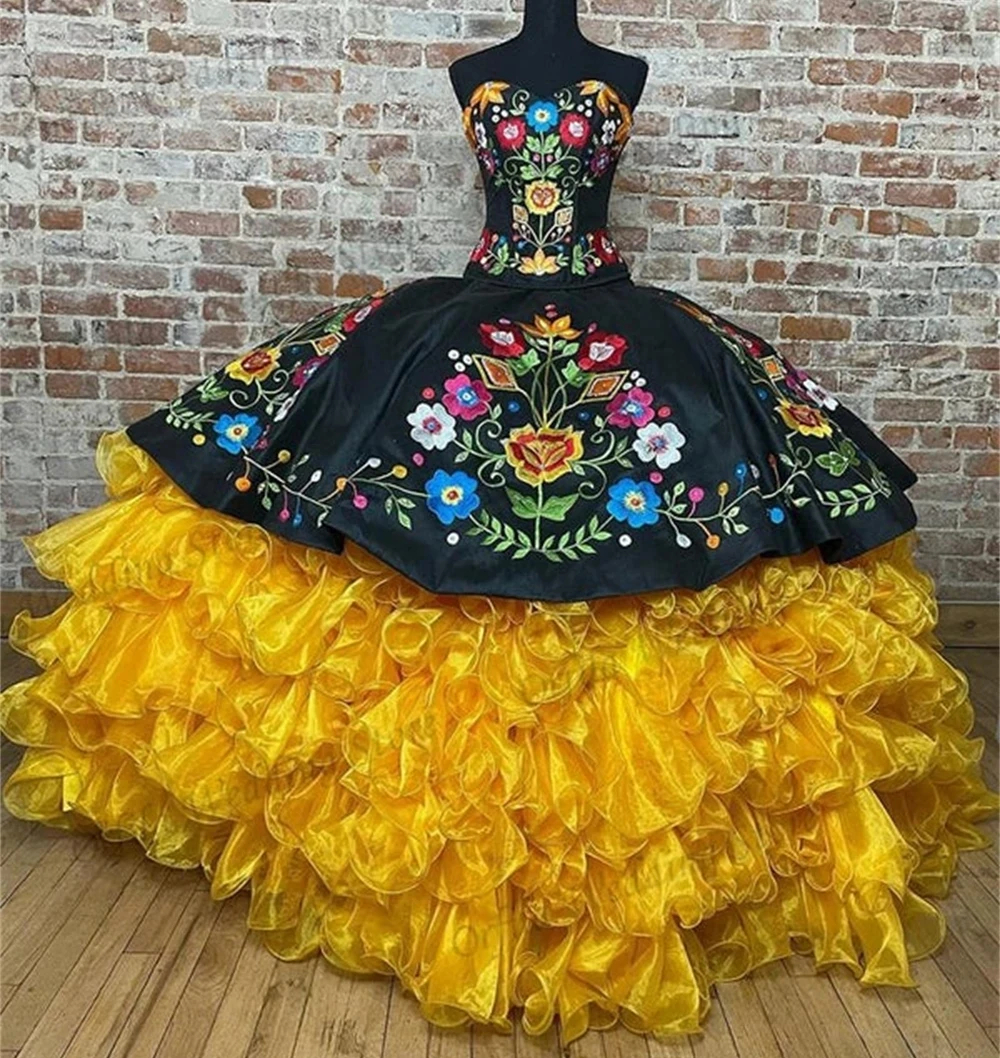 Flowers Embroidery Black And Gold Princess Quinceanera Dresses Sweetheart Strapless Ruffles Tiered Ball Gown Prom Boutique Dress Vestidos 15 Anos 2025