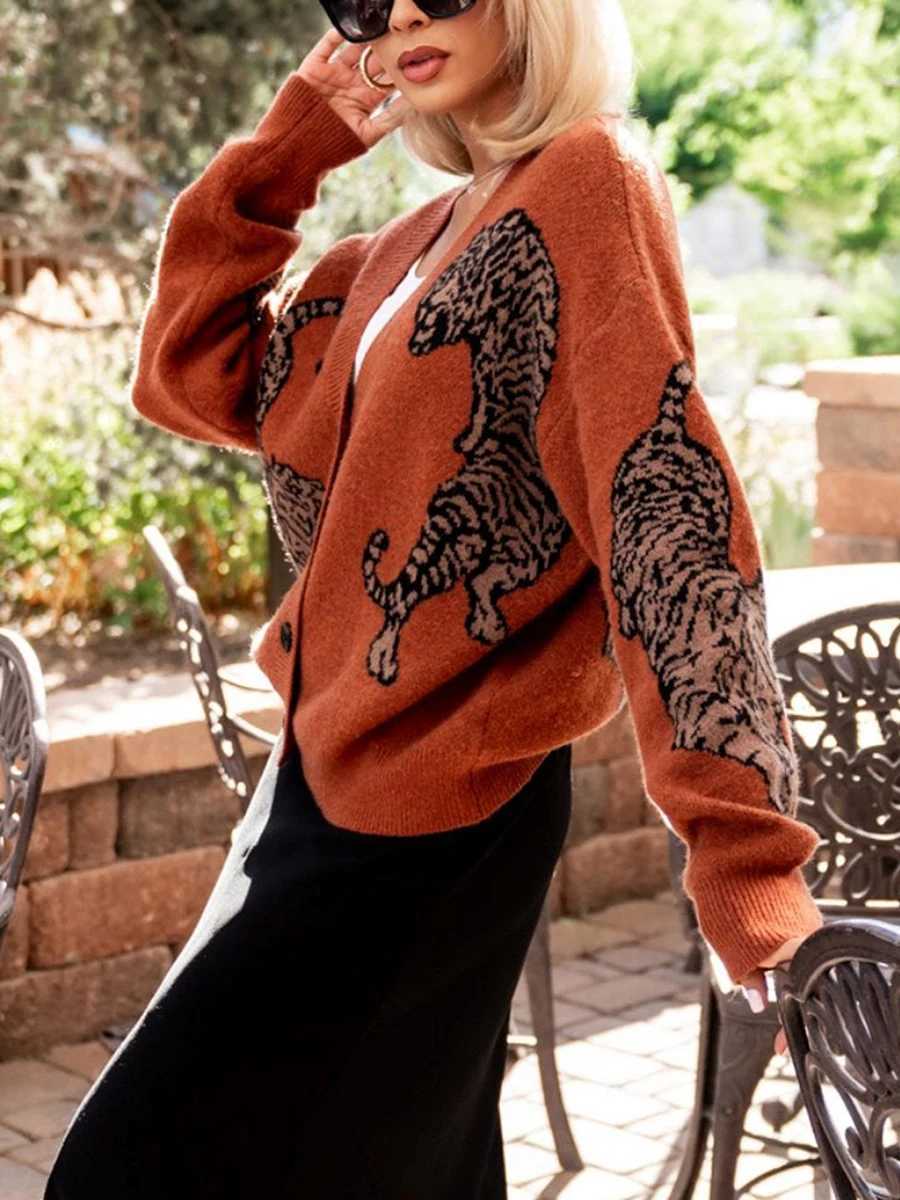 Womens button sweater for autumn casual lightweight tiger print long sleeved knitted cardigan for spring warmth knitted cardigan M250102