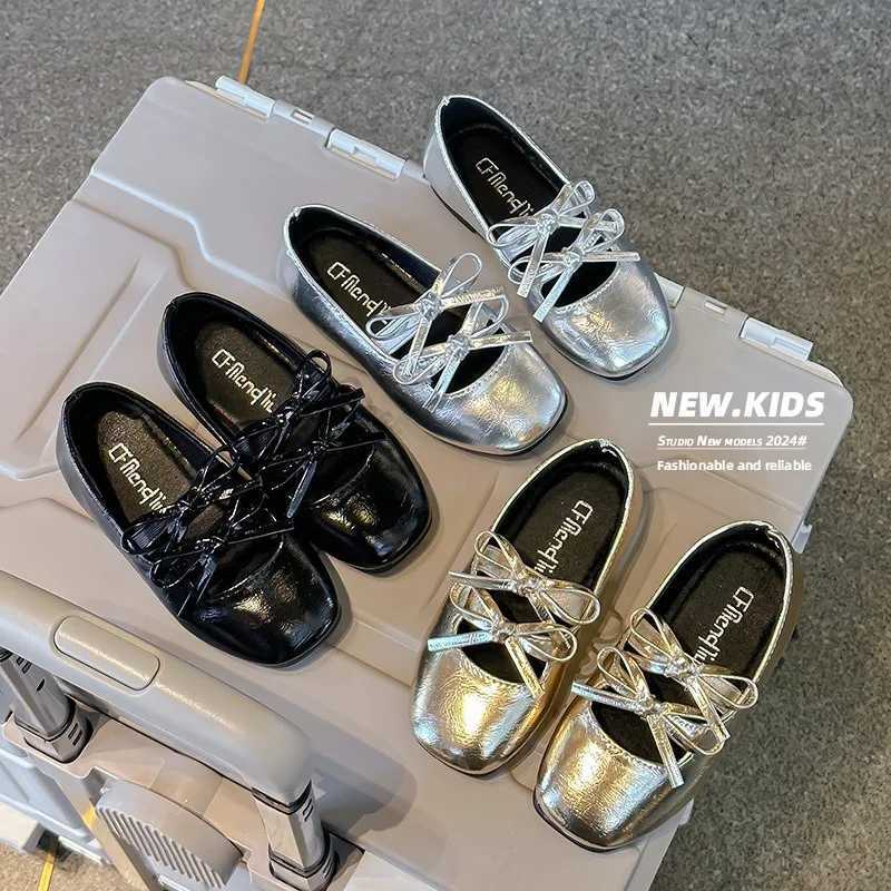 Girls shoes fashionable apartments childrens leisure childrens comfortable PU leather shoes boys and girls candy shoes new flat boys shoes M250103