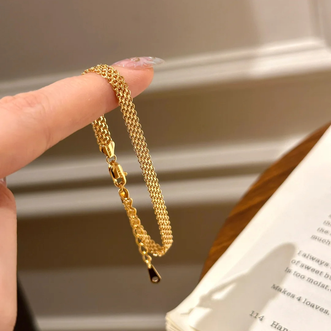 Elegant Gold Bracelet - Unisex Wave Design Fashion Bangle, Lightweight Wristband Men and Women, Perfect Gift for Loved Ones Free shipping