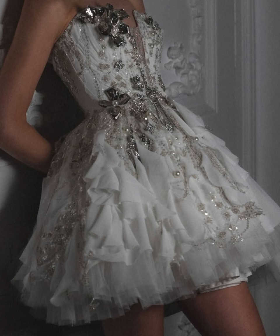 Elegant Wedding Dresses A Line Sequins Strapless Backless Appliques Beaded Above-Knee Length Party Dress Vestido De Noite Custom Made