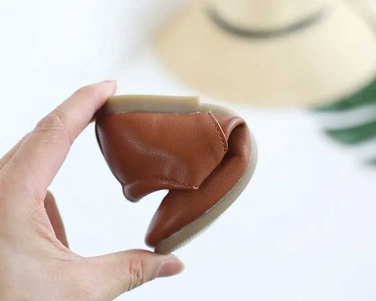 HoneyCherry Summer New Leather Shoes Retro Hollow Childrens Soft Bottom Pea Shoes Childrens Shoes M250103