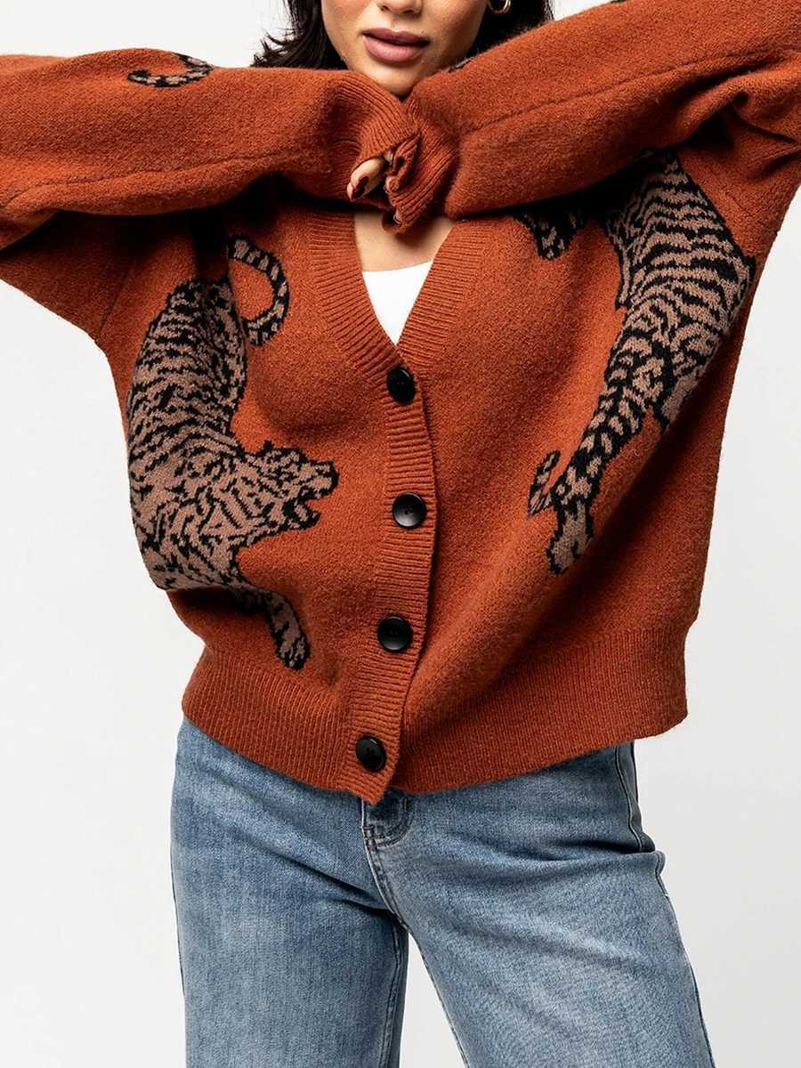 Womens button sweater for autumn casual lightweight tiger print long sleeved knitted cardigan for spring warmth knitted cardigan M250102