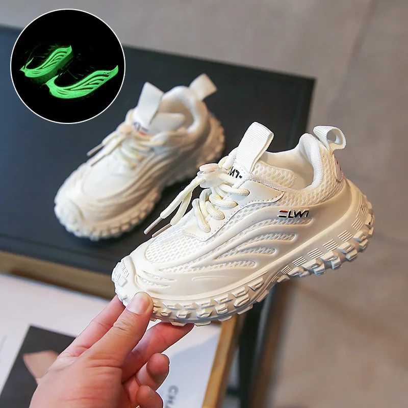 Childrens luminous shoes casual sports shoes soft soled running shoes childrens shoes girls non slip womens sports shoes M250103