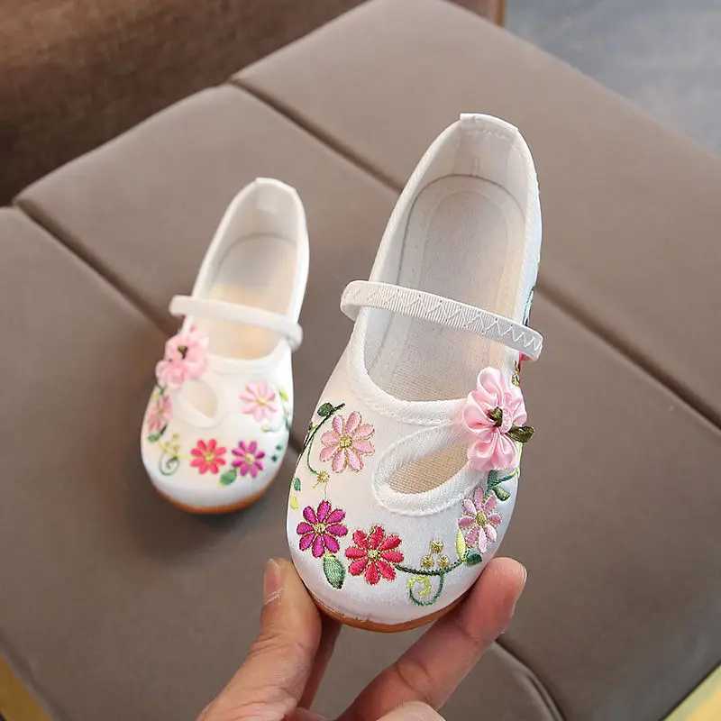 Chinese style embroidered shoes for girls childrens floral Hanfu shoes childrens soft rubber traditional cloth shoes M250103