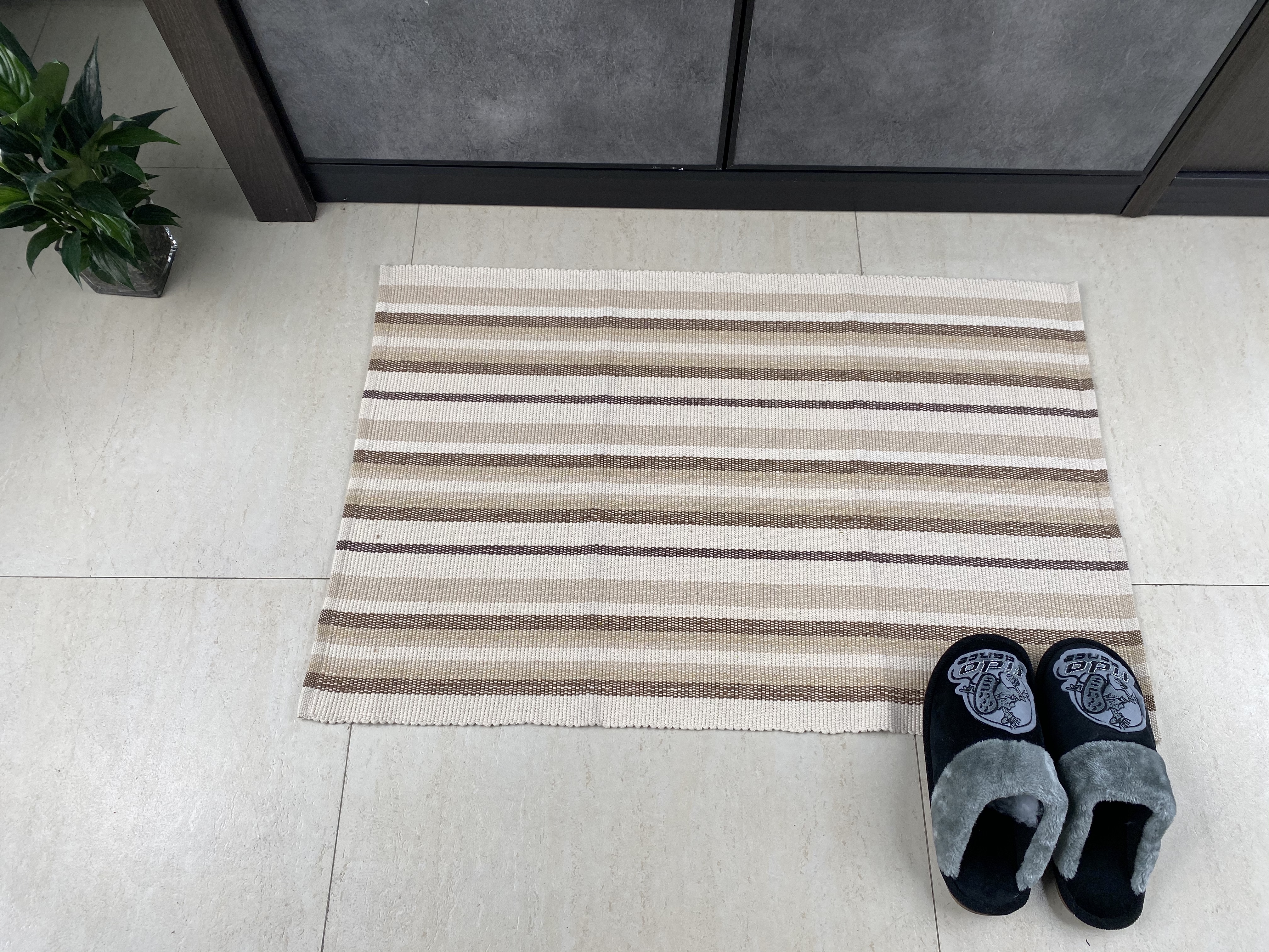 Soft Durable Hand-Knit Cotton Floor Mat - Vibrant Colors& Good Ventilation & High Absorbency