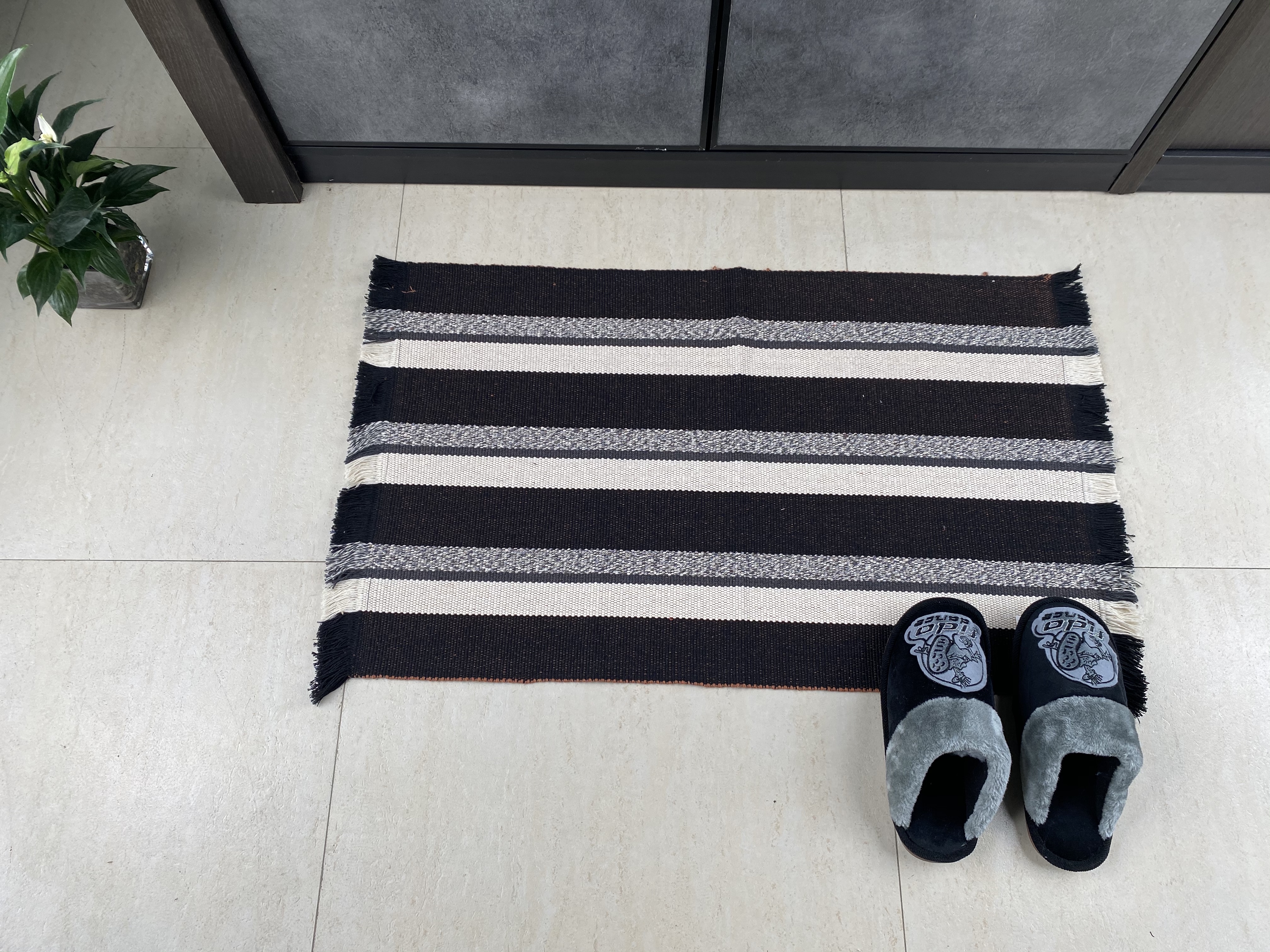 Sophisticated Handwoven Cotton Rugs Add a Touch of Charm to Your Interior Decor