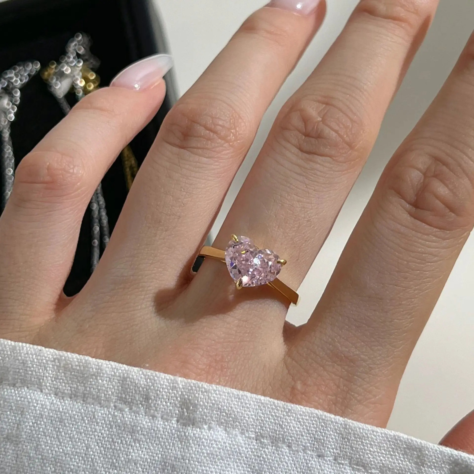 True S925 Silver Heart Ring Womens Brilliant Ice Cut Ring Jewelry Womens Sparkling 8A Zircon Girl Gift Party Banquet 250102