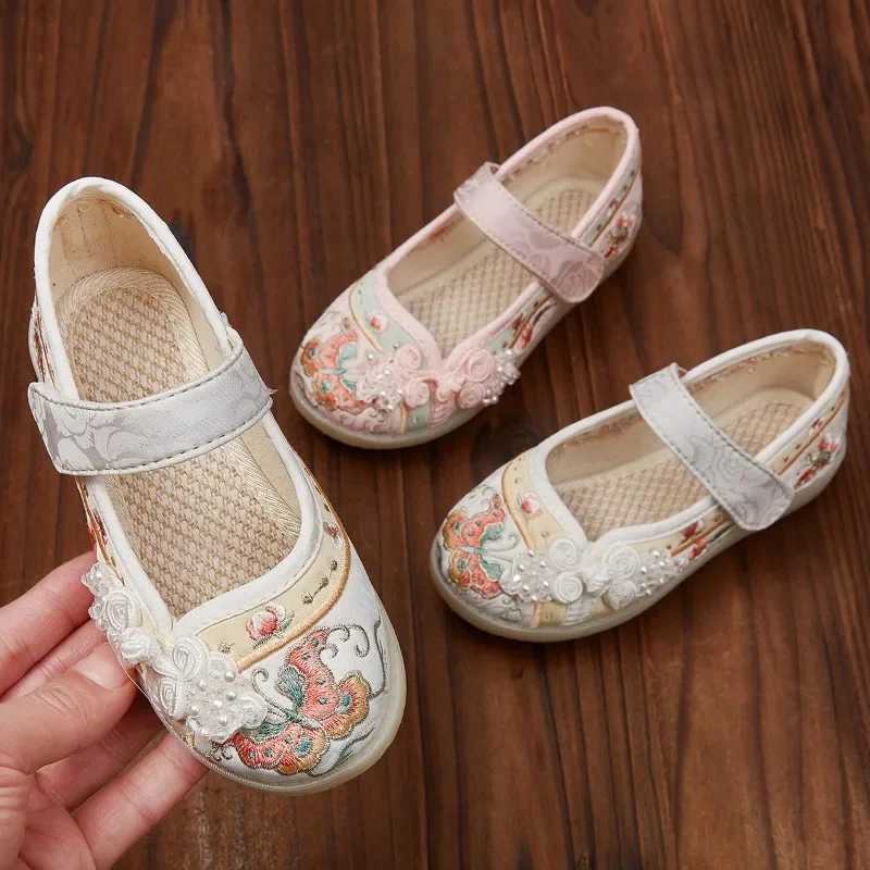 Childrens Hanfu shoes sweet embroidered girls princess shoes fashionable ancient Chinese style childrens flat shoes M250103