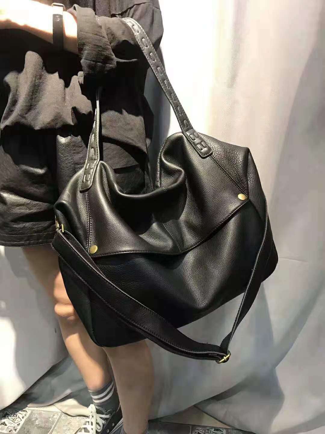The New 2023 First Layer Cowhide Box Woven Is A One-Shoulder Cross-Slung Bag For Women