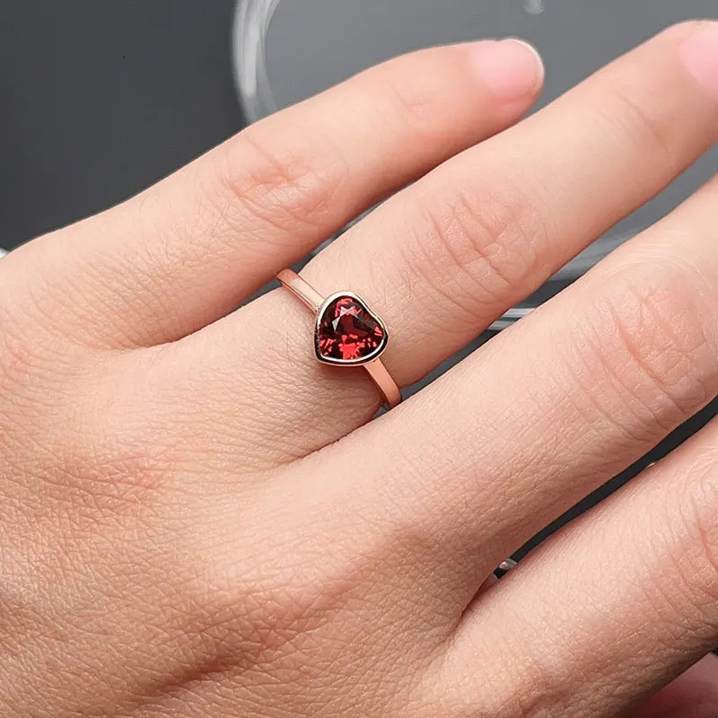 Heart shaped pomegranate ring 6mm 0.6ct natural pomegranate silver ring 18K gold-plated jewelry for daily wear 250102