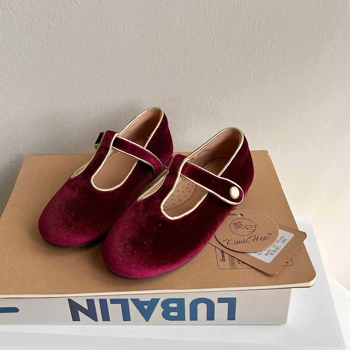 New shoes childrens soft casual shoes baby boys fashionable Loafers childrens anti slip brand shoes girls mocha casino uniforms Oxford M250103