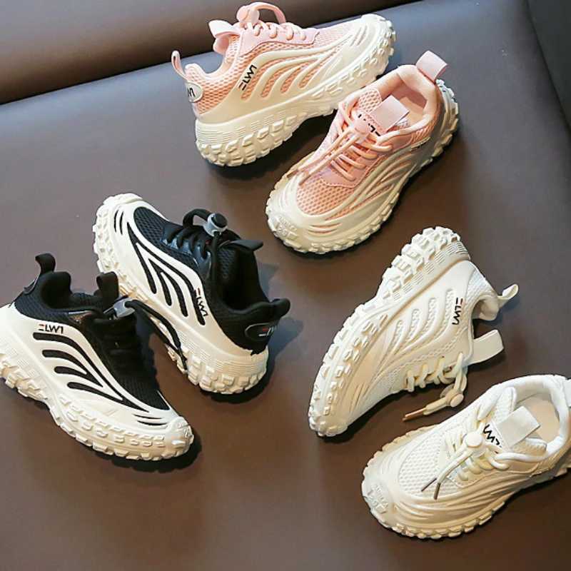 Childrens luminous shoes casual sports shoes soft soled running shoes childrens shoes girls non slip womens sports shoes M250103