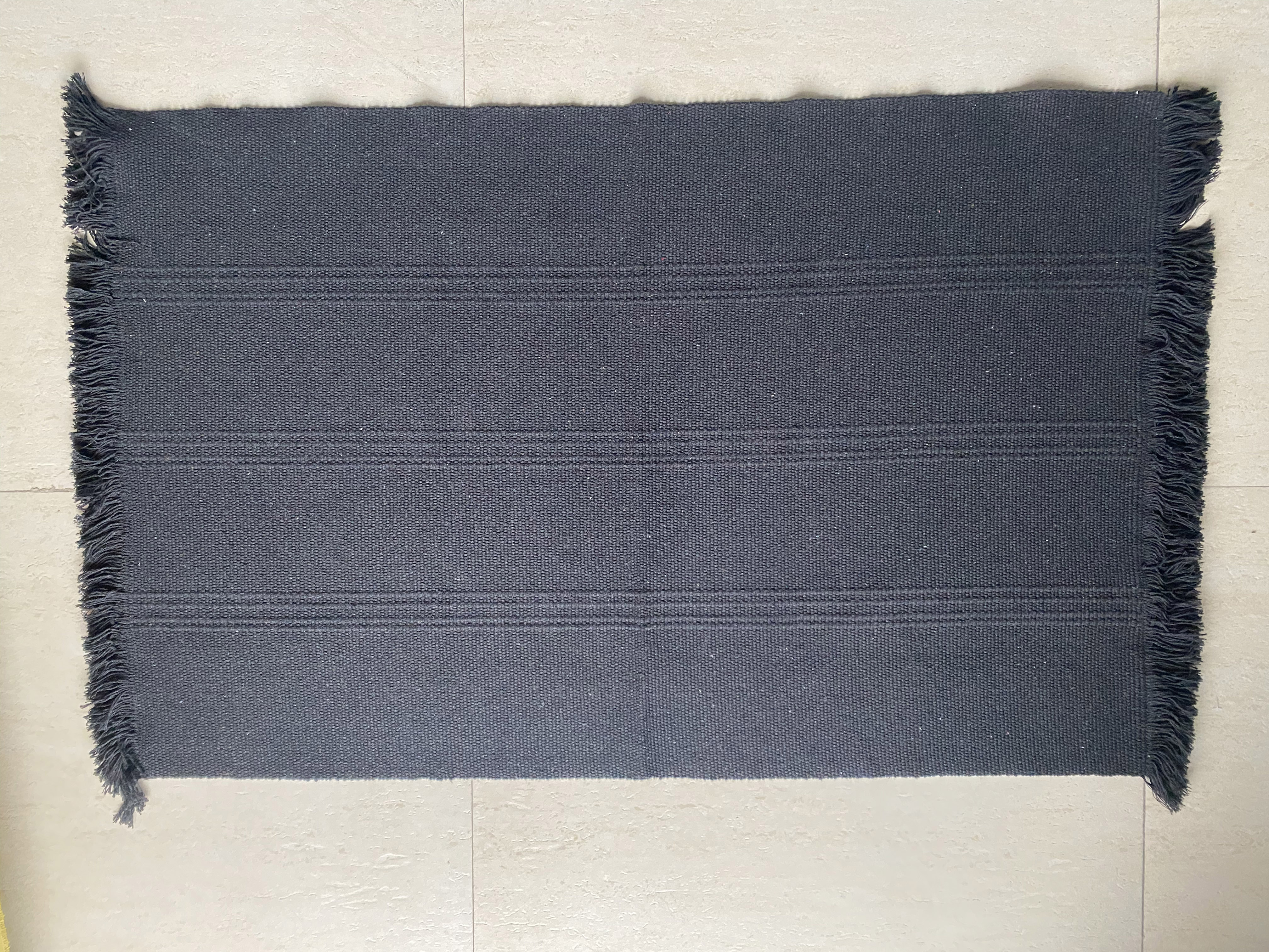 Solid Craftsmanship Cotton Floor Mat Bold Colors & Resilient Fabric