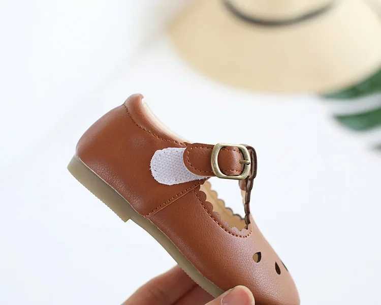 HoneyCherry Summer New Leather Shoes Retro Hollow Childrens Soft Bottom Pea Shoes Childrens Shoes M250103