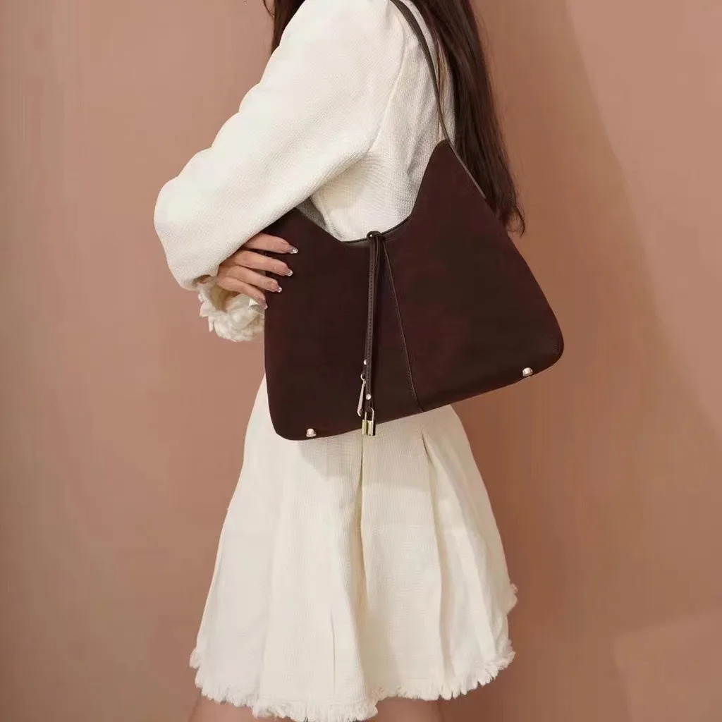 2024 New Retro Autumn Winter Suede Tote Spilt Cow Leather Armpit Shoulder Niche Design Women's Bag