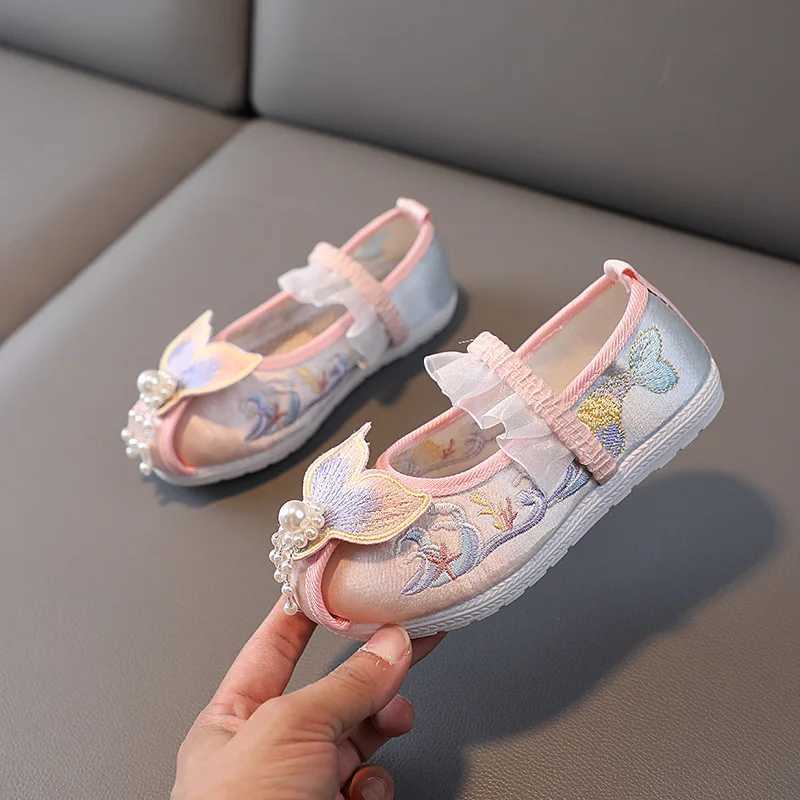 Girls embroidered cloth shoes traditional style childrens mermaid pearl chain shoes ancient Chinese childrens Han Fu performance shoes M250103