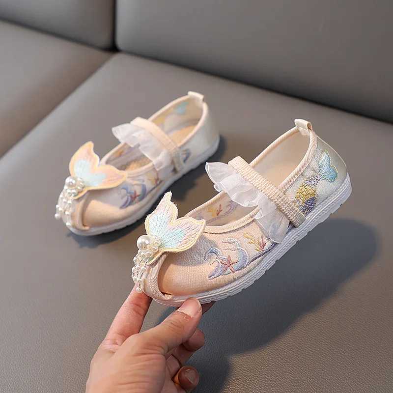 Girls embroidered cloth shoes traditional style childrens mermaid pearl chain shoes ancient Chinese childrens Han Fu performance shoes M250103