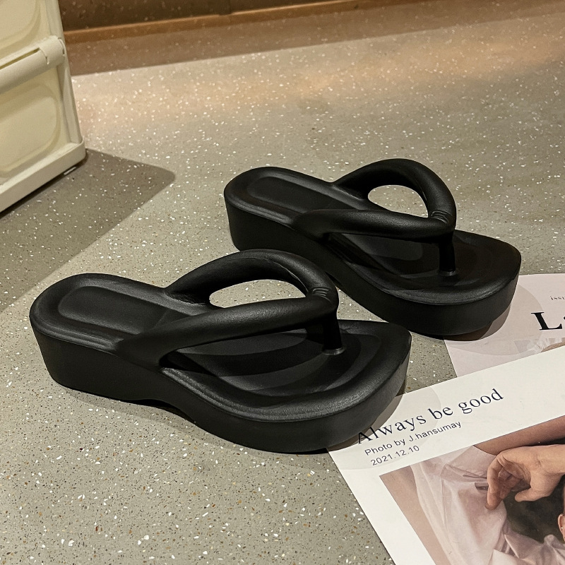 Platform flip-flops women summer wear fashion wedge heels increase network red beach step on the shit-feeling pinched sandals ladies