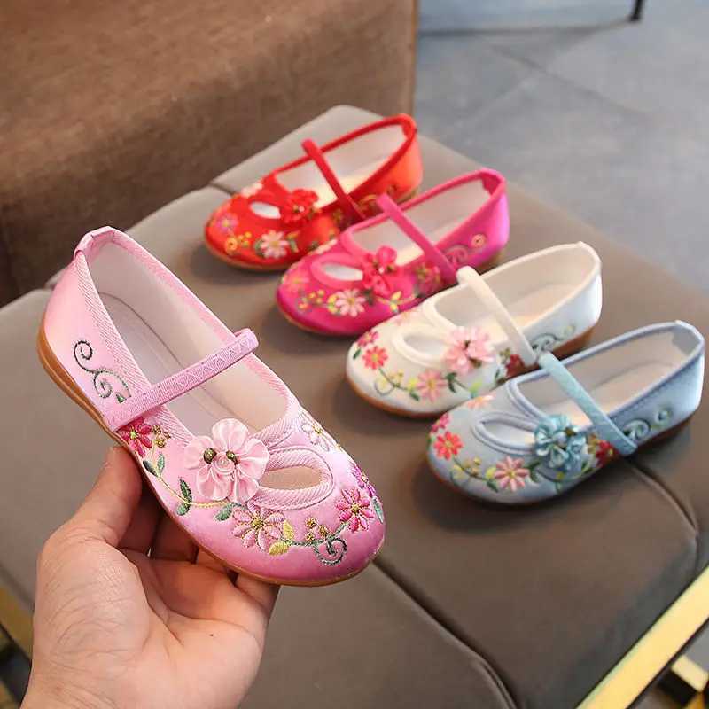 Chinese style embroidered shoes for girls childrens floral Hanfu shoes childrens soft rubber traditional cloth shoes M250103