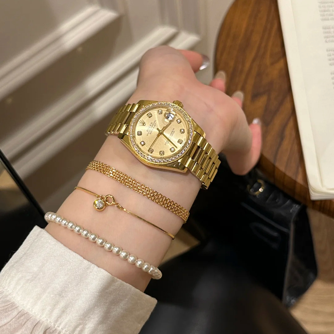 Elegant Gold Bracelet - Unisex Wave Design Fashion Bangle, Lightweight Wristband Men and Women, Perfect Gift for Loved Ones Free shipping