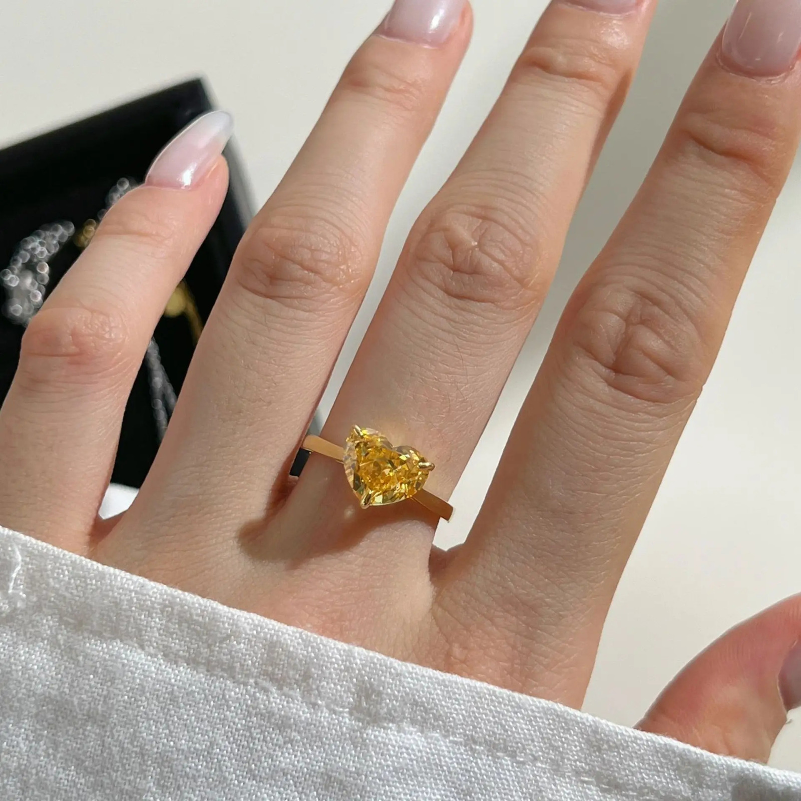 True S925 Silver Heart Ring Womens Brilliant Ice Cut Ring Jewelry Womens Sparkling 8A Zircon Girl Gift Party Banquet 250102