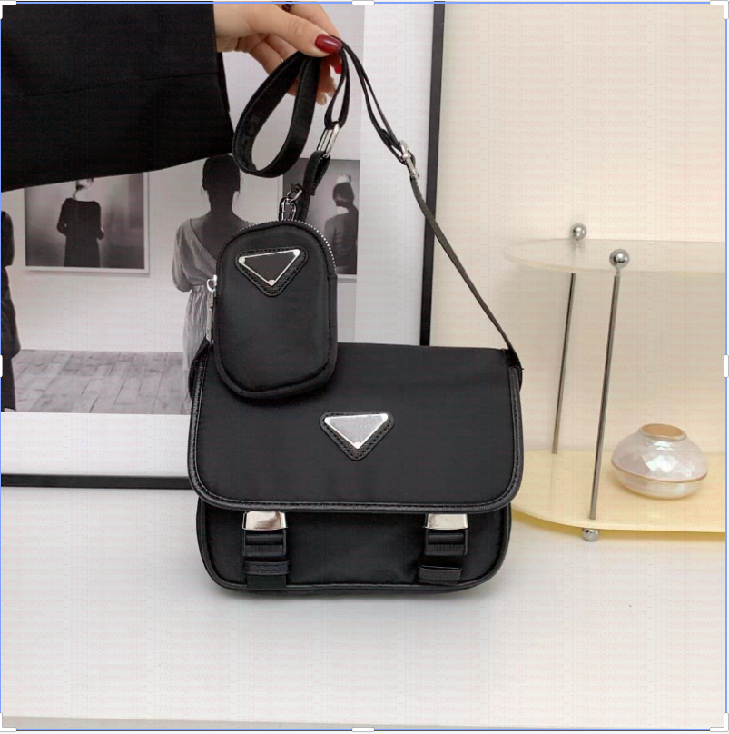 Designer Bag Women Retro Style Shoulder Bag Luxury Fashion High Quality Underarm Bag Versatile Moon bag Metallic Bag Large Capacity Bag Leather wallet