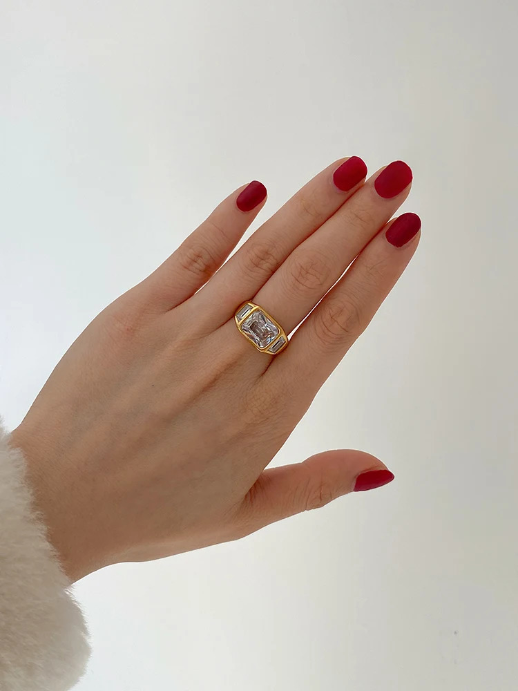 Titanium with 18K Gold Geo Rheinstone Band Statement Ring Female Jewelry T Show Club Cocktail Party Rare Japan Korea 250102