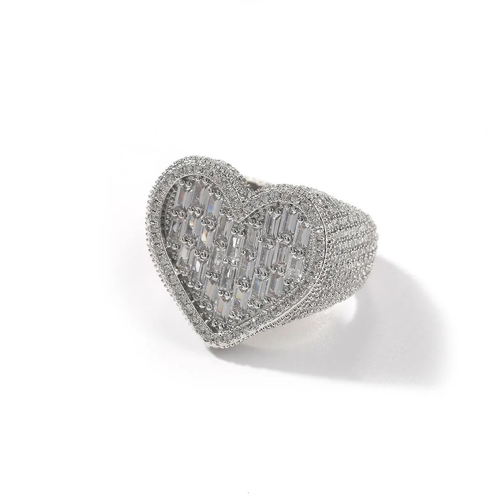 Hip Hop Rock Heart Rings Mens Womens Rhinestone Ice Out Zircon Rings Womens Wedding Party Jewelry 250102