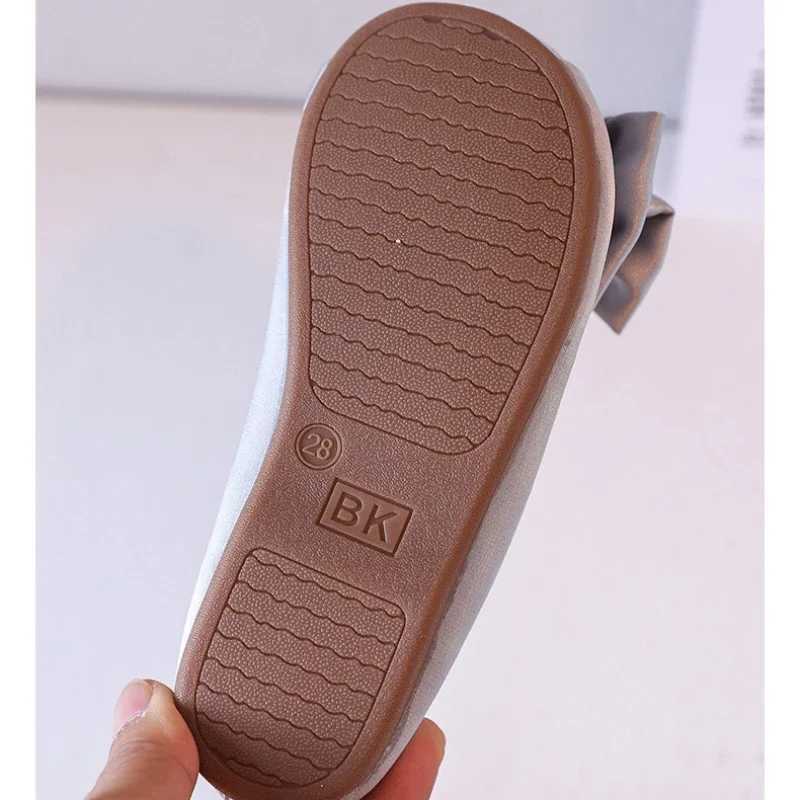 Autumn baby girl ballet dance shoes fashionable bow high-quality ultra-fine fiber childrens apartment party night childrens casual shoes M250103