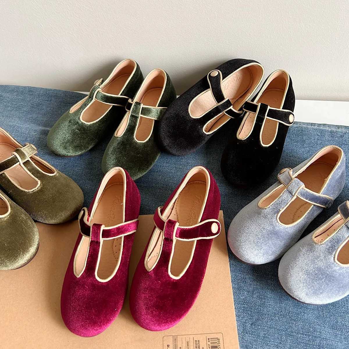 New shoes childrens soft casual shoes baby boys fashionable Loafers childrens anti slip brand shoes girls mocha casino uniforms Oxford M250103
