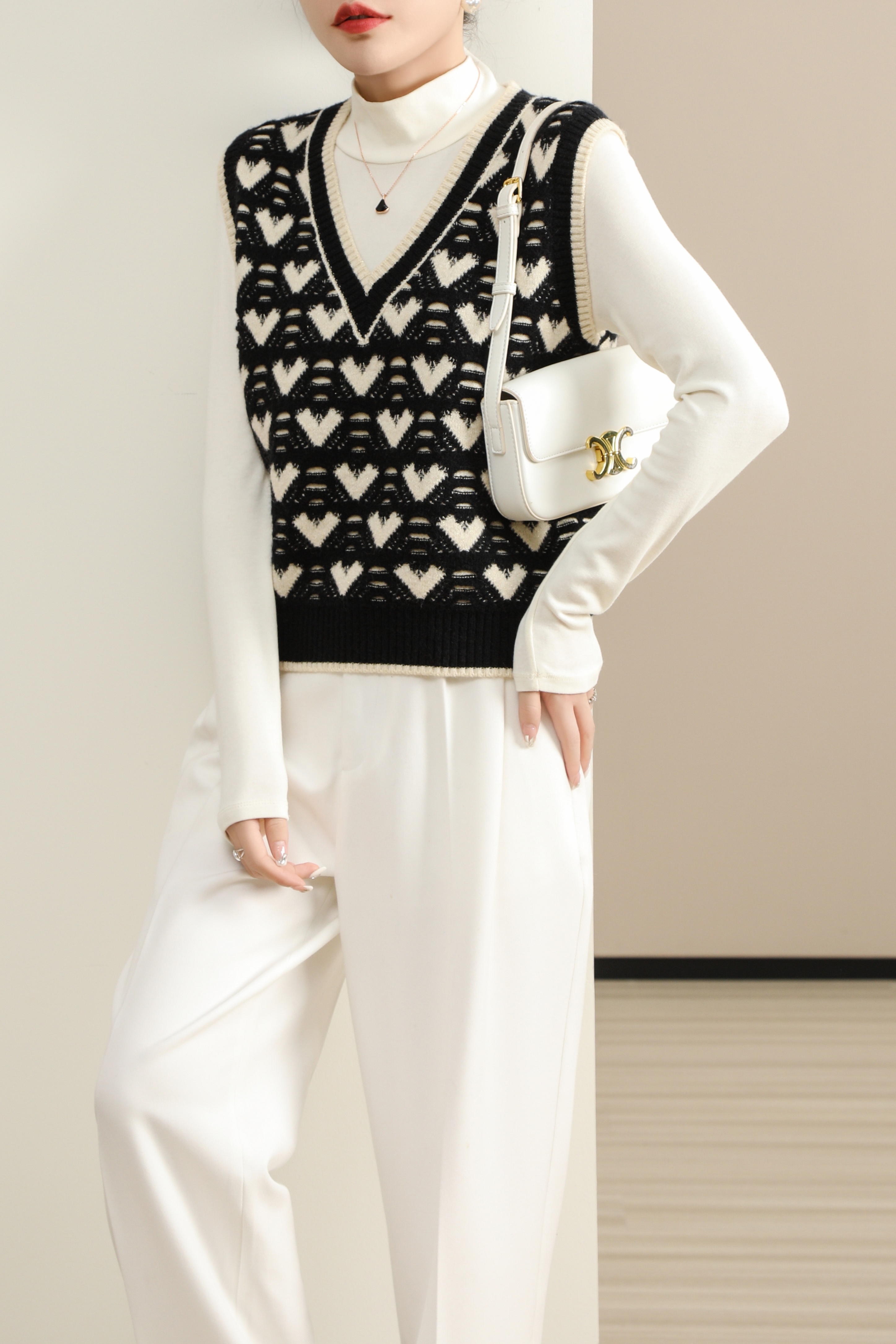 Women's Knitted Sweater - Cozy Pullover Top for Everyday Wear