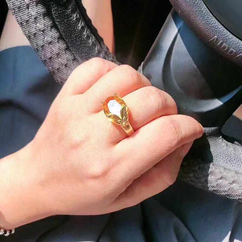 Natural yellow jade 18K gold ring suitable for women attending parties Peridot gemstones Anillos De wedding diamonds engagement jewelry exquisite ring