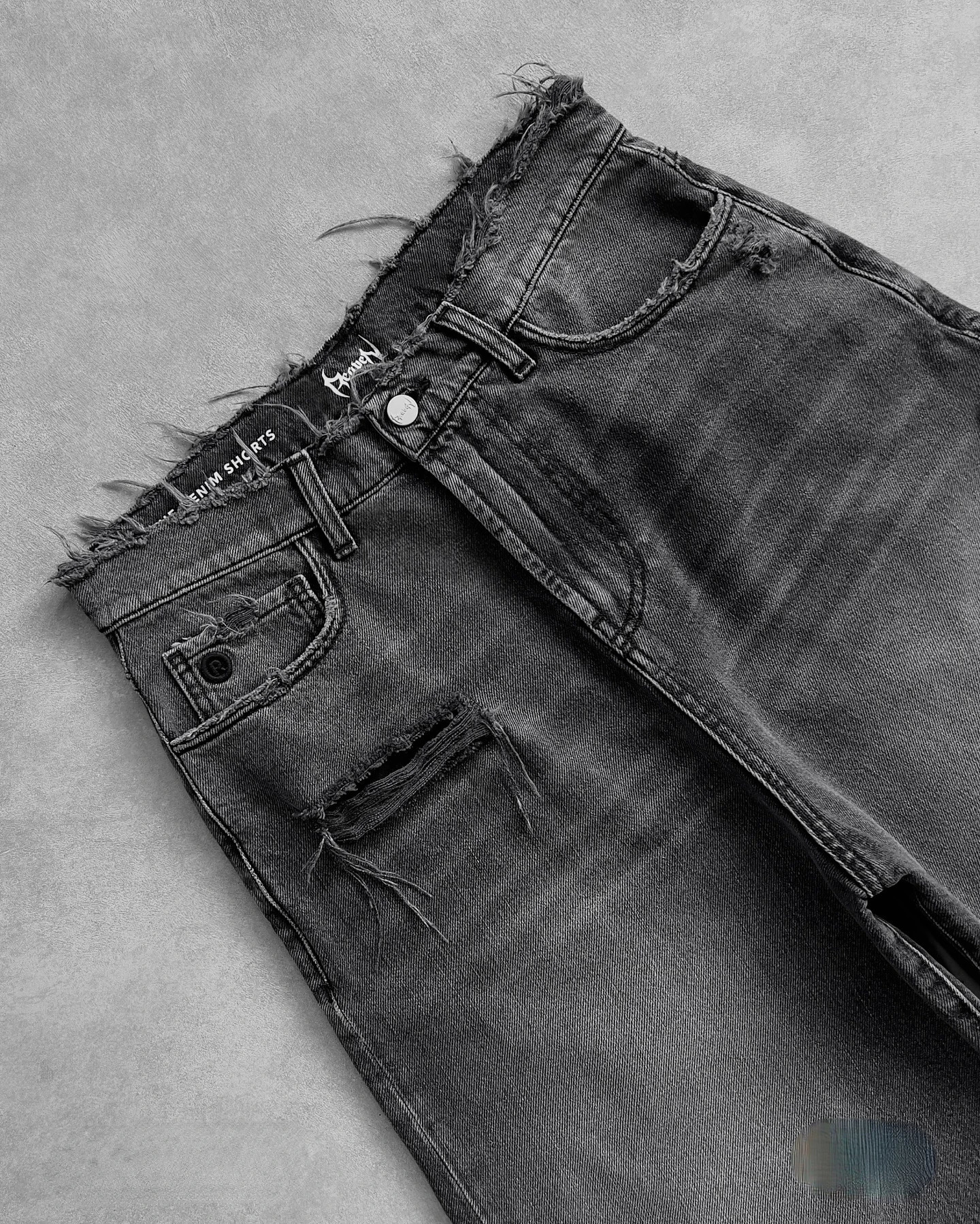 Womens summer hip-hop ripped hole denim shorts Y2k black punk laundry bag work shorts retro primitive edge casual shorts 241230