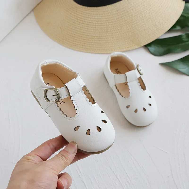 HoneyCherry Summer New Leather Shoes Retro Hollow Childrens Soft Bottom Pea Shoes Childrens Shoes M250103
