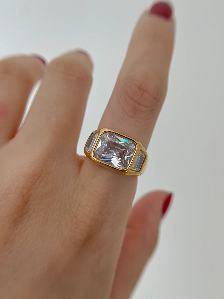Titanium with 18K Gold Geo Rheinstone Band Statement Ring Female Jewelry T Show Club Cocktail Party Rare Japan Korea 250102